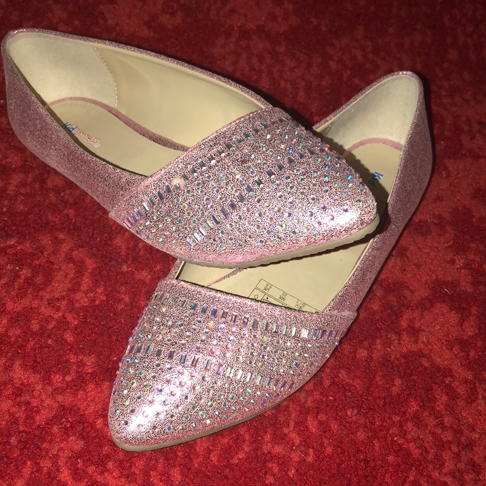 Pink dress shoes